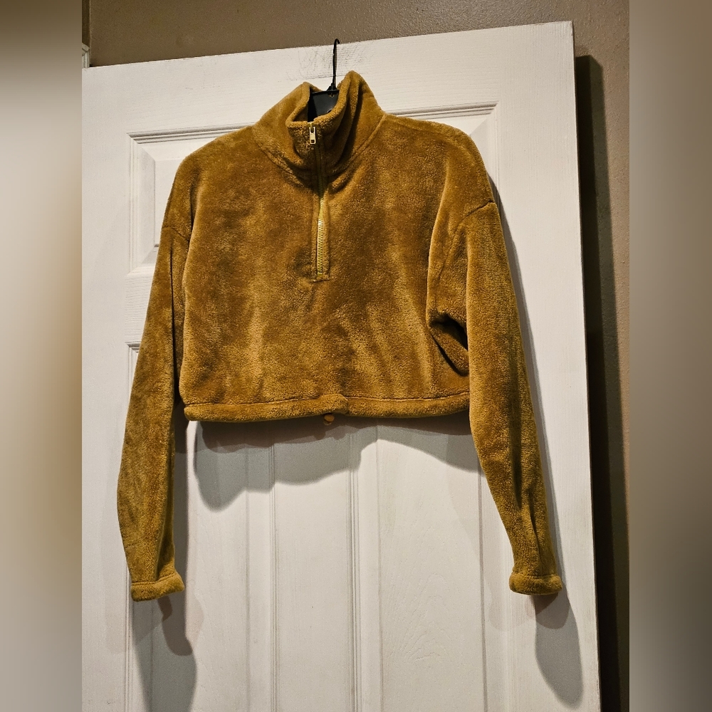 DOUBLE ZERO CROP FLEECE TOP